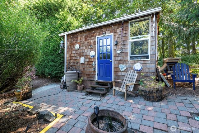 2703 5th Street SW, Puyallup, WA 98373