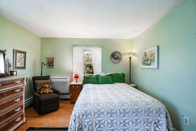 33 Lorraine Road, Teaticket, MA 02536