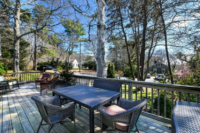 33 Lorraine Road, Teaticket, MA 02536