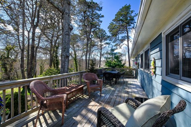 33 Lorraine Road, Teaticket, MA 02536