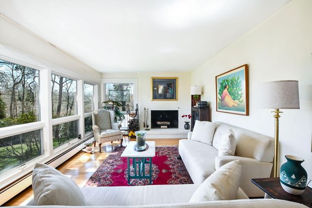 33 Lorraine Road, Teaticket, MA 02536