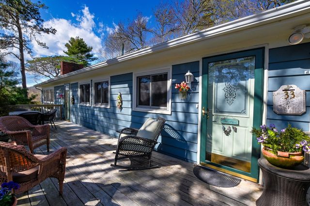 33 Lorraine Road, Teaticket, MA 02536