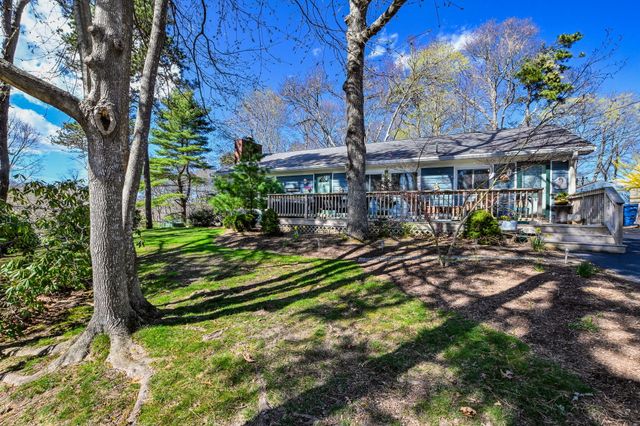 33 Lorraine Road, Teaticket, MA 02536