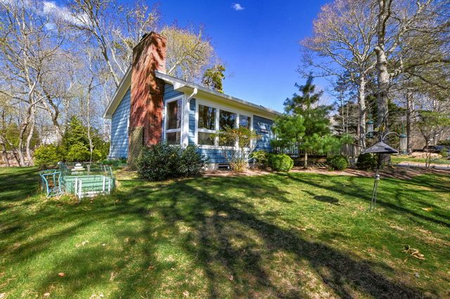 33 Lorraine Road, Teaticket, MA 02536