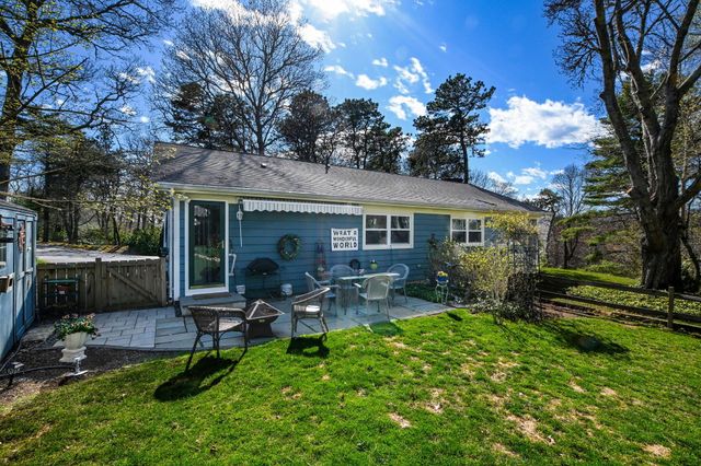 33 Lorraine Road, Teaticket, MA 02536