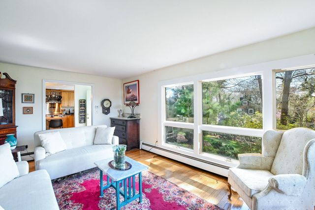 33 Lorraine Road, Teaticket, MA 02536