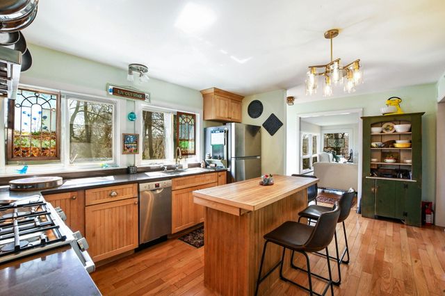 33 Lorraine Road, Teaticket, MA 02536