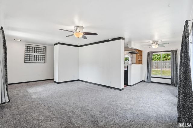 1514 W GARFIELD Street, Davenport, IA 52804