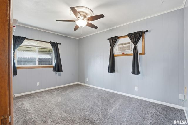 1514 W GARFIELD Street, Davenport, IA 52804