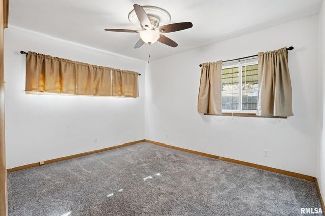 1514 W GARFIELD Street, Davenport, IA 52804