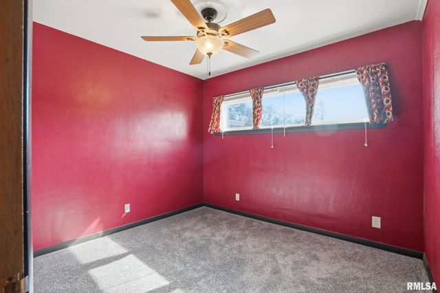 1514 W GARFIELD Street, Davenport, IA 52804