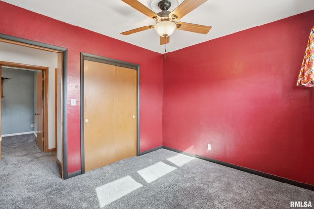 1514 W GARFIELD Street, Davenport, IA 52804