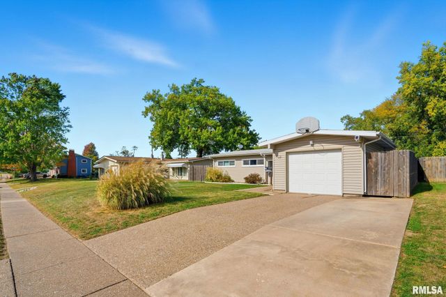 1514 W GARFIELD Street, Davenport, IA 52804
