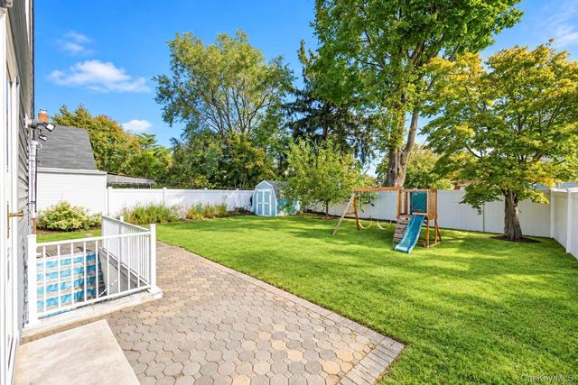 14 Burns Avenue, Hicksville, NY 11801