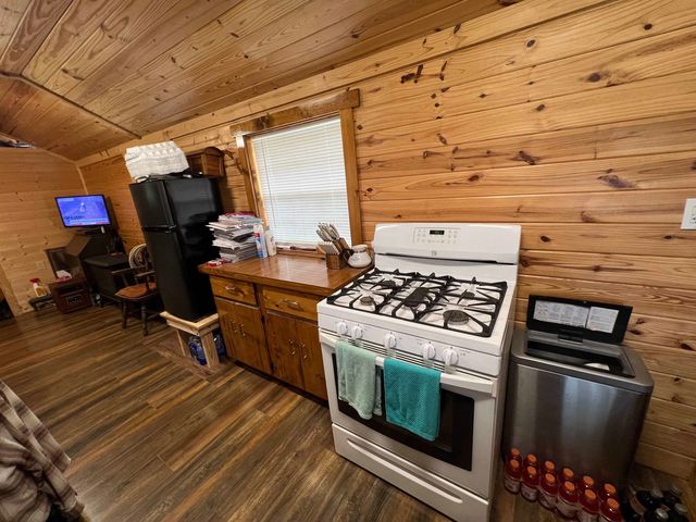 181 Polk Road 127, Mena, AR 71953