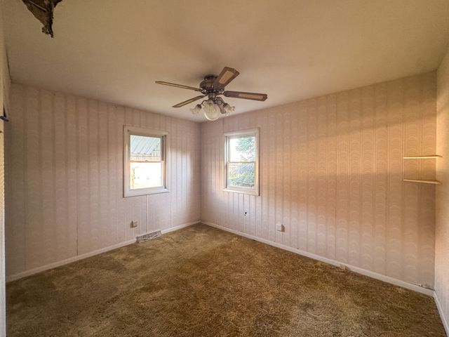 7 Ann Ave, Dartmouth, MA 02747