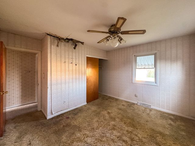 7 Ann Ave, Dartmouth, MA 02747