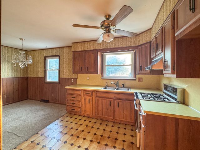 7 Ann Ave, Dartmouth, MA 02747