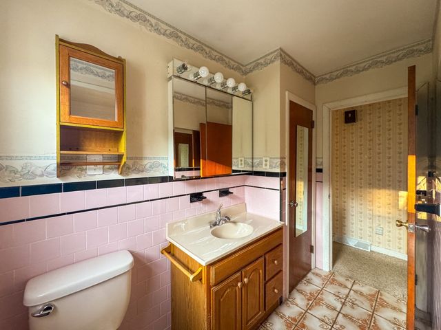 7 Ann Ave, Dartmouth, MA 02747