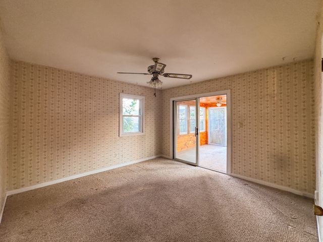7 Ann Ave, Dartmouth, MA 02747