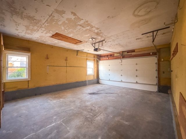 7 Ann Ave, Dartmouth, MA 02747