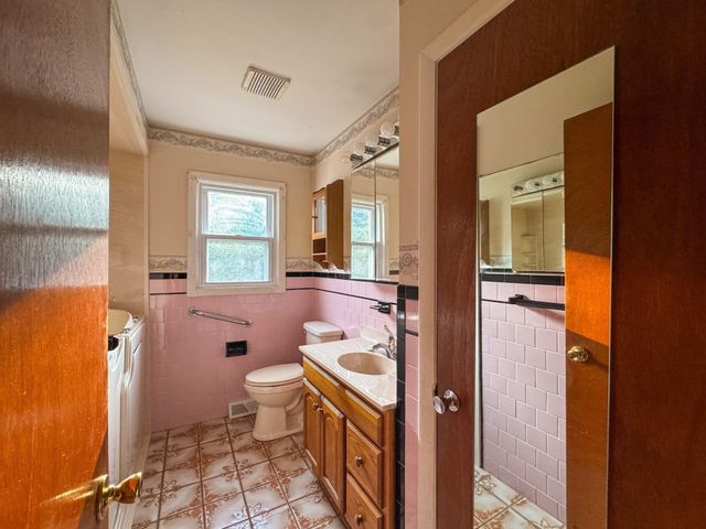 7 Ann Ave, Dartmouth, MA 02747
