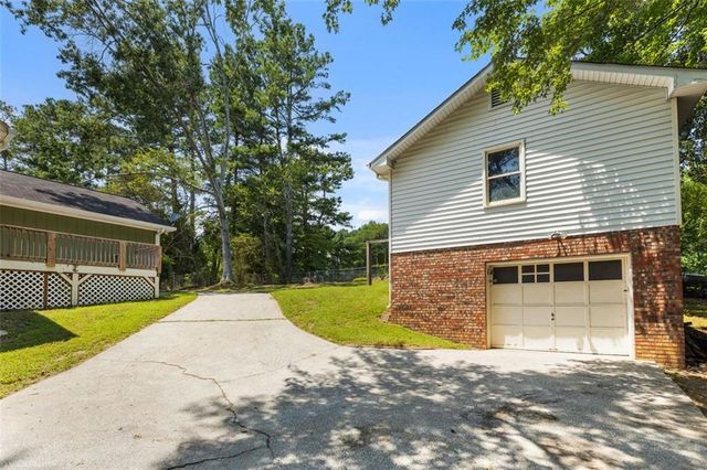 11952 E CHEROKEE Drive, Ball Ground, GA 30107