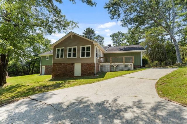11952 E CHEROKEE Drive, Ball Ground, GA 30107