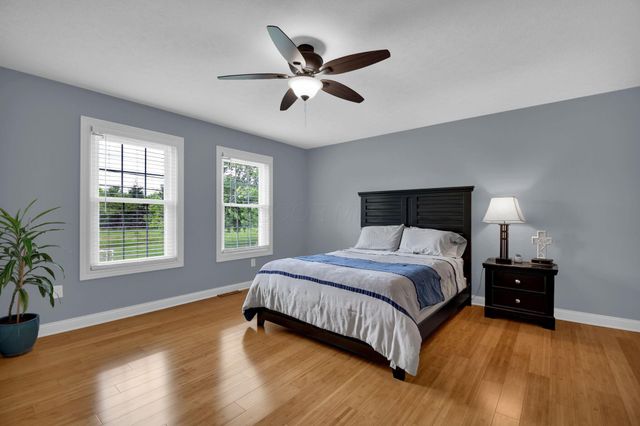 562 Knoll Drive, Granville, OH 43023