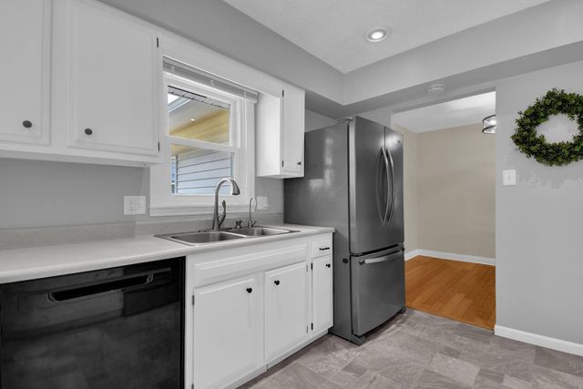 562 Knoll Drive, Granville, OH 43023
