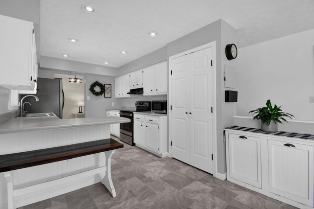 562 Knoll Drive, Granville, OH 43023