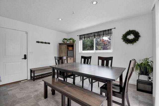 562 Knoll Drive, Granville, OH 43023