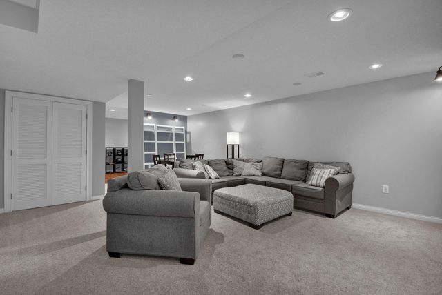 562 Knoll Drive, Granville, OH 43023