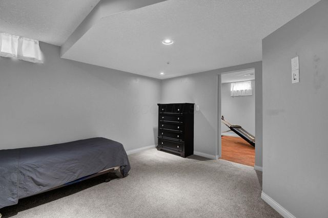 562 Knoll Drive, Granville, OH 43023