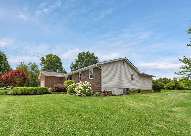 562 Knoll Drive, Granville, OH 43023