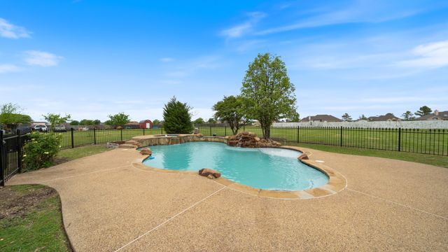 8789 Colonial Drive, Crandall, TX 75114