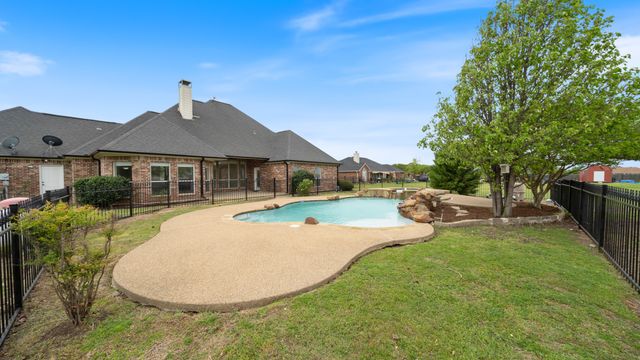 8789 Colonial Drive, Crandall, TX 75114
