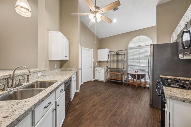 16603 Lighthouse View Drive NW, Friendswood, TX 77546