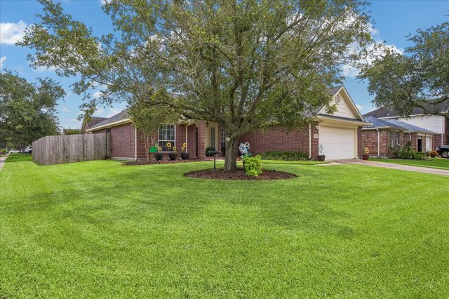 16603 Lighthouse View Drive NW, Friendswood, TX 77546