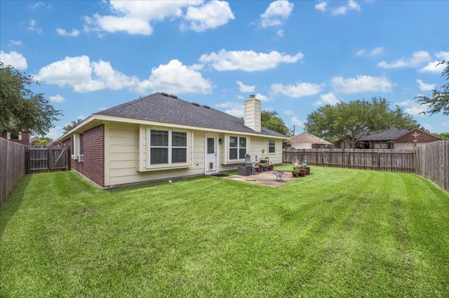 16603 Lighthouse View Drive NW, Friendswood, TX 77546