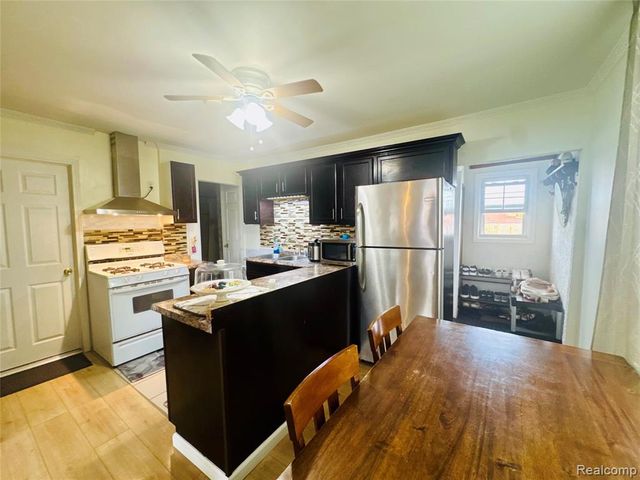 5038 Evaline Street, Hamtramck, MI 48212