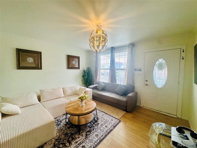 5038 Evaline Street, Hamtramck, MI 48212
