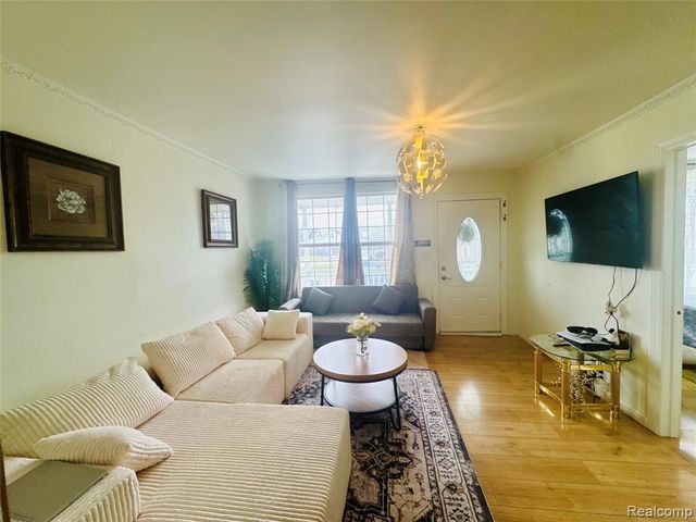 5038 Evaline Street, Hamtramck, MI 48212