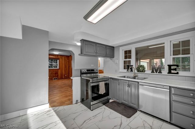 232 Edna Street, Poland, OH 44514