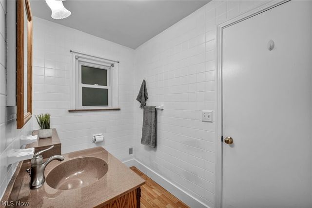 232 Edna Street, Poland, OH 44514