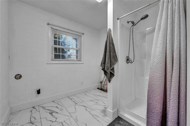 232 Edna Street, Poland, OH 44514