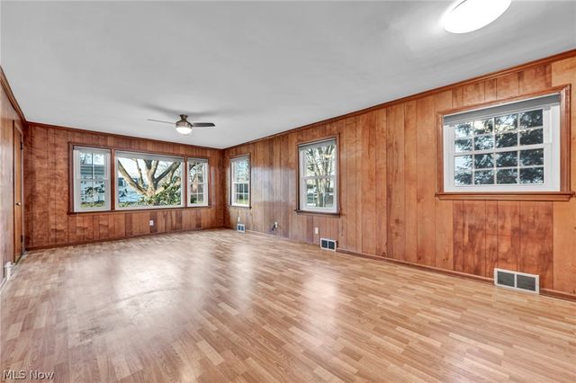 232 Edna Street, Poland, OH 44514