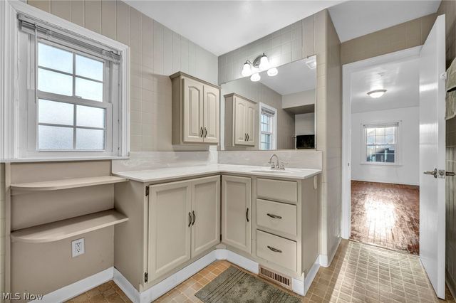 232 Edna Street, Poland, OH 44514