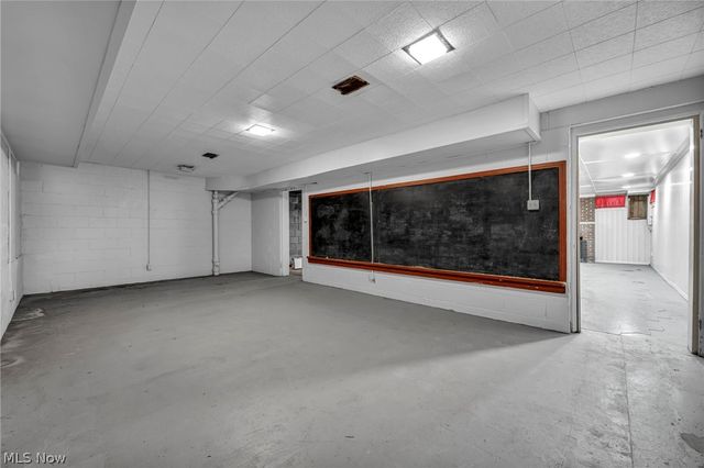 232 Edna Street, Poland, OH 44514