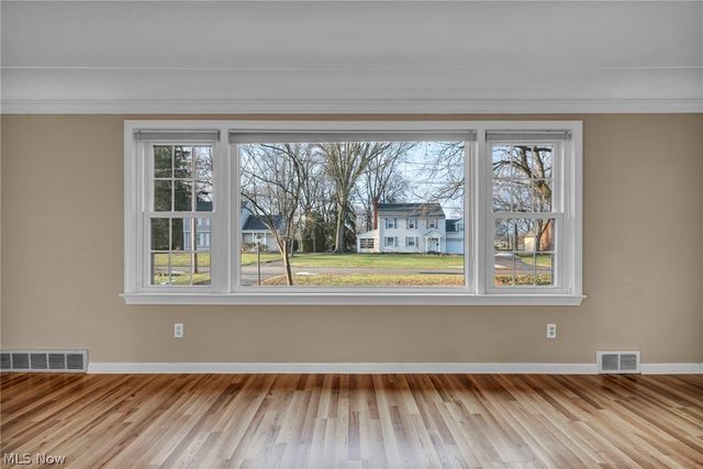 232 Edna Street, Poland, OH 44514